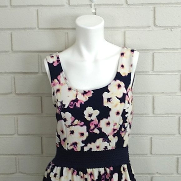 Trixxi Purple Floral Dress. Size Medium - Picture 2 of 11